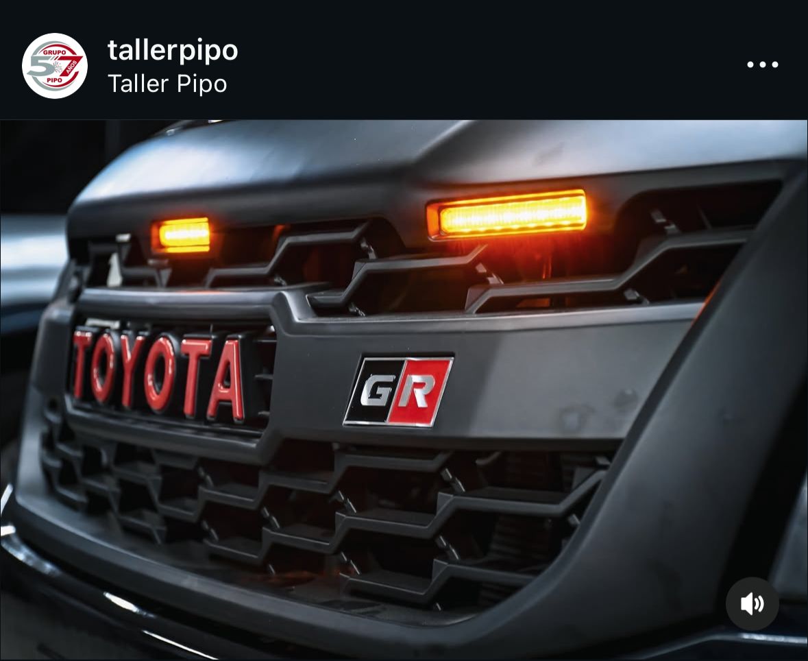 Parrilla GAZOO RACING Toyota Hilux 2012-2016