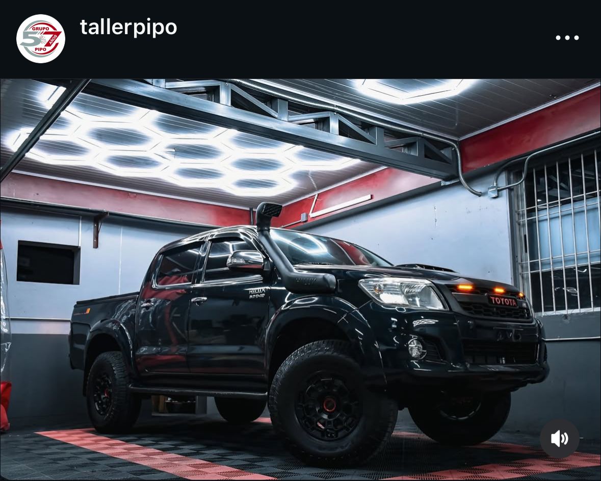 Parrilla GAZOO RACING Toyota Hilux 2012-2016